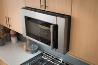 Frigidaire Professional 1.8 Cu. Ft. Two-In-One, Over-The-Range Convection Microwave|Four à micro-ondes à convection à hotte intégrée 2 en 1 Frigidaire Professional de 1,8 pi³|CPBM3077