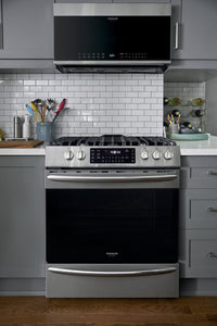 Frigidaire Gallery 1.5 Cu. Ft. Over-The-Range Microwave - FGBM15WCVF | Four à micro-ondes à hotte intégrée Frigidaire Gallery de 1,5 pi3 - FGBM15WCVF | FGBM15VF