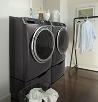 GE 28" Laundry Pedestal - GFP1528PNDG  | Piédestal GE de 28 po pour la buanderie – GFP1528PNDG | GFP1528G