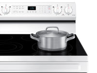 Samsung 6.3 Cu. Ft. Freestanding Electric Range with Air Fry - NE63A6511SW/AC | Cuisinière électrique amovible Samsung de 6,3 pi3 avec friture à air - NE63A6511SW/AC | NE63A65W