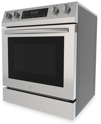 Hisense 4.9 Cu. Ft. Front-Control Freestanding Electric Range - HER30F5CSS | Cuisinière électrique Hisense amovible de 4,9 pi3 avec commandes à l’avant - HER30F5CSS | HER30F5S